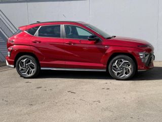 56600 : Hyundai Lorient - Auto Océane - HYUNDAI Kona - Kona - Ultimate Red métallisé - Traction - Hybride : Essence/Electrique