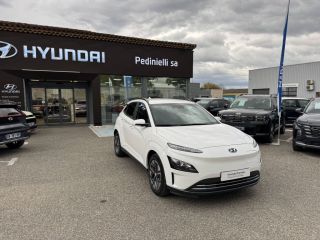 84120 : Hyundai PERTUIS - SA PEDINIELLI - HYUNDAI KONA ELECTRIC Intuitive - KONA ELECTRIQUE - Blanc - Automate à fonct. Continu - Courant électrique