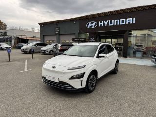 84120 : Hyundai PERTUIS - SA PEDINIELLI - HYUNDAI KONA ELECTRIC Intuitive - KONA ELECTRIQUE - Blanc - Automate à fonct. Continu - Courant électrique