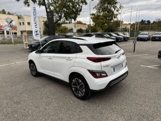 84120 : Hyundai PERTUIS - SA PEDINIELLI - HYUNDAI KONA ELECTRIC Intuitive - KONA ELECTRIQUE - Blanc - Automate à fonct. Continu - Courant électrique
