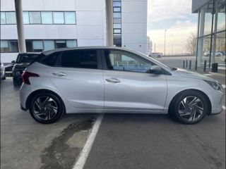 45000 : Hyundai Orléans Motors - HYUNDAI i20 - i20 - Sleek Silver Métal - Traction - Essence