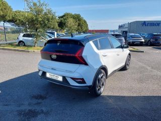 56000 : Hyundai Vannes - Park Lann Automobiles - HYUNDAI Bayon - Bayon - Atlas White Métal/Toit+rétros Black - Traction - Essence