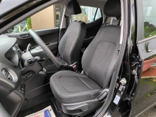 19100 : Hyundai Brive-la-Gaillarde - Garage Pouget - HYUNDAI i10 - i10 - Noir Métal - Traction - Essence