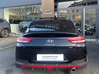 95100 : Hyundai Argenteuil - BNA - HYUNDAI i30 Fastback - i30 Fastback - Phantom Black Métal - Traction - Essence/Micro-Hybride