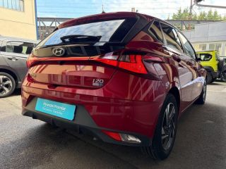 78000 : Hyundai Versailles - SOCOHY - HYUNDAI i20 - i20 - Dragon Red Métal - Traction - Essence/Micro-Hybride
