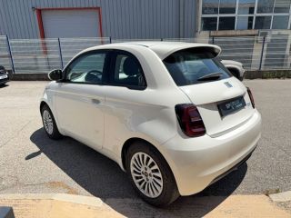 04100 : Hyundai Manosque - Pedinielli - FIAT 500e BERLINE Nouvelle 500 - 500 III ELECTRIQUE - Blanc - Automate à fonct. Continu - Courant électrique