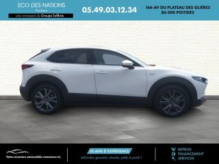 86000 : Hyundai Poitiers - Eco des Nations - MAZDA CX-30 - CX-30 - Snowflake White Mica / Rouge Burgundy - Traction - Essence/Micro-Hybride