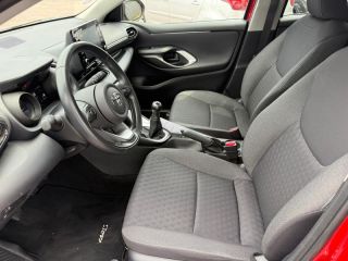 14100 : Hyundai Lisieux - Trajectoire Automobiles - TOYOTA Yaris - Yaris - Rouge Allure (N) - Traction - Essence