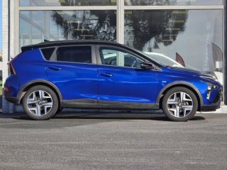 57200 : Hyundai Sarreguemines - Theobald Automobiles - HYUNDAI Bayon - Bayon - Intense Blue Métal - Traction - Essence/Micro-Hybride