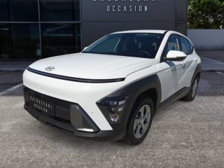 83130 : Hyundai Toulon - Autodif SAS - Groupe BALDASSARI - HYUNDAI KONA Intuitive - KONA II - BLANC - Automate sequentiel - Essence / Courant électrique
