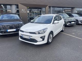 64100 : Hyundai Bayonne - Oceanic Auto - KIA Rio - Rio - Blanc - Traction - Essence