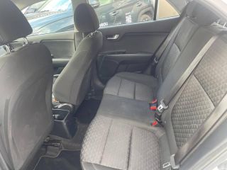 64100 : Hyundai Bayonne - Oceanic Auto - KIA Rio - Rio - Blanc - Traction - Essence