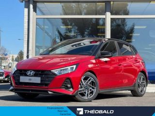 57200 : Hyundai Sarreguemines - Theobald Automobiles - HYUNDAI i20 - i20 - Dragon Red Métal/Toit+rétros Black - Traction - Essence