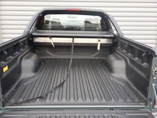 52000 : Hyundai Chaumont - Garage Michel Bazin - ISUZU D-Max - D-Max - Inishmore Green - Transmission intégrale enclenc - Diesel