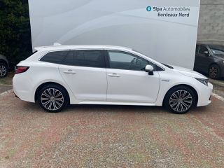 33110 : Hyundai Bordeaux Nord Le Bouscat - Sipa Automobiles - TOYOTA COROLLA HYBRIDE MY21 Collection - COROLLA HYBRIDE MY21 (07/2020-06/2022) - BLANC - Automate à fonct. Continu - Essence / Courant électrique