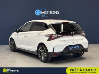 57100 : Hyundai Thionville - Théobald Automobiles - HYUNDAI i20 - i20 - Polar White Métal/Toit/rétros Black - Traction - Essence/Micro-Hybride