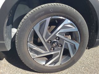 04100 : Hyundai Manosque - Pedinielli - HYUNDAI BAYON Intuitive - BAYON - Blanc - Automate sequentiel - Essence sans plomb