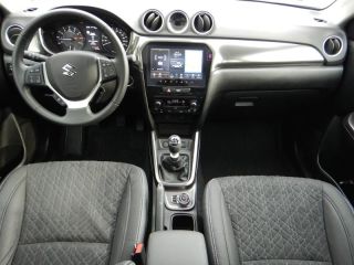 52000 : Hyundai Chaumont - Garage Michel Bazin - SUZUKI Vitara - Vitara - So&#039;Color Sphere Blue Pearl/Black métal - Transmission intégrale - Essence/Micro-Hybride