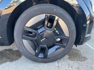 89100 : Hyundai Sens - APS - KIA EV9 - EV9 - Noir Ebène métallisé - Transmission intégrale - Electrique