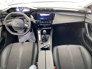31200 : Hyundai TOULOUSE NORD - AUTO NORD - PEUGEOT 308 Allure - 308 III - Vert - Boîte manuelle - Essence sans plomb