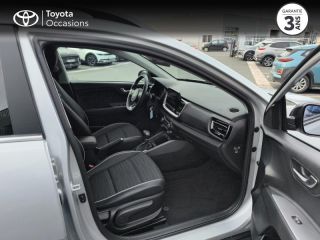 50000 : Hyundai Saint-Lô - GCA - KIA Stonic - Stonic - Silky silver m - Traction - Essence/Micro-Hybride