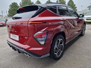 87280 : Hyundai Limoges - Motors Cars - HYUNDAI Kona - Kona - Ultimate Red métallisé/Toit/rétros Black - Traction - Hybride : Essence/Electrique