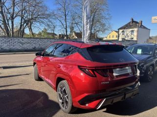 89100 : Hyundai Sens - APS - HYUNDAI Tucson - Tucson - Ultimate Red Métal - Traction - Hybride : Essence/Electrique