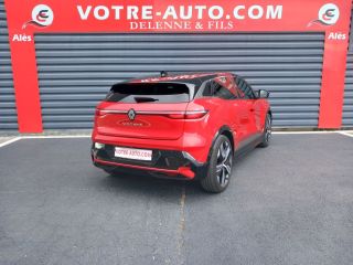 30100 : Hyundai Alès - Auto Hall - RENAULT MEGANE E-TECH Iconic - MEGANE V - Rouge - Automate à fonct. Continu - Courant électrique