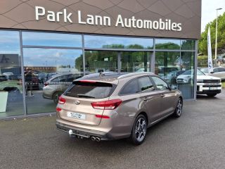56000 : Hyundai Vannes - Park Lann Automobiles - HYUNDAI i30 SW - i30 SW - Silky Bronze Métal - Traction - Essence/Micro-Hybride