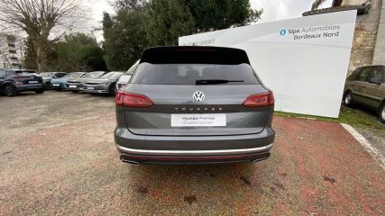 33110 : Hyundai Bordeaux Nord Le Bouscat - Sipa Automobiles - VOLKSWAGEN TOUAREG Carat Exclusive - TOUAREG III - GRIS CLAIR - Boîte automatique - Diesel