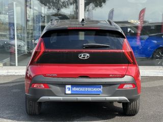 57200 : Hyundai Sarreguemines - Theobald Automobiles - HYUNDAI Bayon - Bayon - Dragon Red Métal/Toit/rétros Black - Traction - Essence/Micro-Hybride