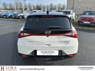 92250 : Hyundai Motor Company - HYUNDAI i20 - i20 - Atlas White Métal/Toit/rétros Black - Traction - Essence/Micro-Hybride