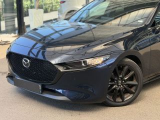 13200 : HYUNDAI Arles - Lexa Automobile - MAZDA MAZDA3 5 PORTES Homura - MAZDA3 IV - Bleu - Boîte manuelle - Essence sans plomb