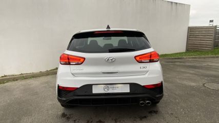 85000 : Hyundai La Roche-sur-Yon - Océane Auto - HYUNDAI i30 N Line - i30 III - Blanc - Boîte séquentielle - Essence sans plomb