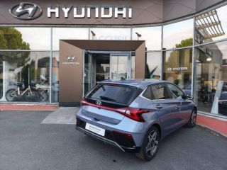 19100 : Hyundai Brive-la-Gaillarde - Garage Pouget - HYUNDAI i20 - i20 - Meta Blue Métal - Traction - Essence/Micro-Hybride