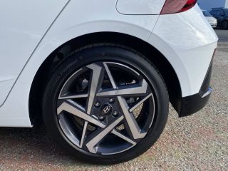 33110 : Hyundai Bordeaux Nord Le Bouscat - Sipa Automobiles - HYUNDAI i20 Creative - i20 (08/2023) - ATLAS WHITE. - Automate sequentiel - Essence sans plomb