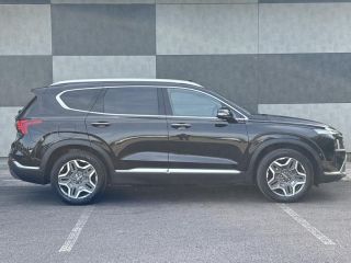 57685 : Hyundai Metz - Theobald Automobiles - HYUNDAI Santa Fe - Santa Fe - Abyss Black Métal - Transmission intégrale - Hybride rechargeable : Essence/Electrique