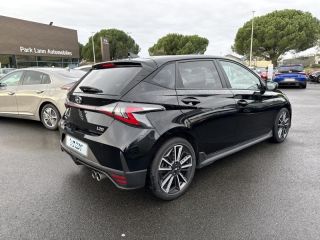 56000 : Hyundai Vannes - Park Lann Automobiles - HYUNDAI i20 - i20 - Phantom Black Métal - Traction - Essence/Micro-Hybride