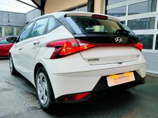 78000 : Hyundai Versailles - SOCOHY - HYUNDAI i20 - i20 - Polar White - Traction - Essence