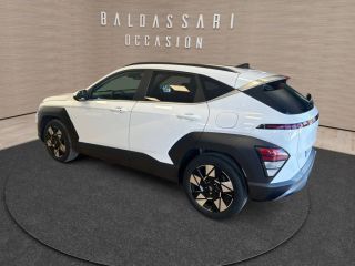 83130 : Hyundai Toulon - Autodif SAS - Groupe BALDASSARI - HYUNDAI KONA Creative - KONA II - BLANC - Automate sequentiel - Essence / Courant électrique