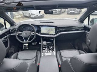 13290 : Hyundai Aix en Provence - Cap Milanesio - VOLKSWAGEN TOUAREG R - TOUAREG III - Blanc - Boîte automatique - Essence / Courant électrique