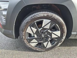 56000 : Hyundai Vannes - Park Lann Automobiles - HYUNDAI Kona - Kona - Ultimate Red métallisé - Traction - Hybride : Essence/Electrique