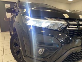 95500 : Hyundai Gonesse - ABVV - DACIA JOGGER Extreme - JOGGER - Noir - Boîte manuelle - Essence sans plomb