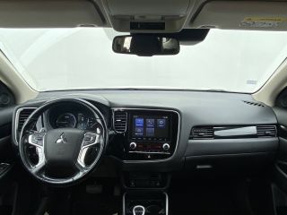33110 : Hyundai Bordeaux Nord Le Bouscat - Sipa Automobiles - MITSUBISHI OUTLANDER PHEV Business - OUTLANDER III - Non codifie - Automate à fonct. Continu - Essence / Courant électrique