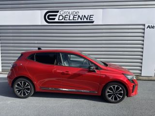 30100 : Hyundai Alès - Auto Hall - RENAULT CLIO V Techno - CLIO V - Rouge - Boîte manuelle - Essence sans plomb