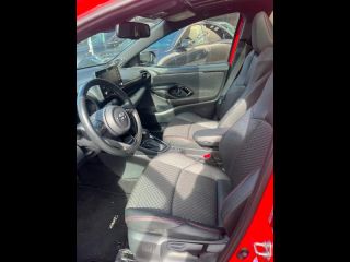 64100 : Hyundai Bayonne - Oceanic Auto - TOYOTA Yaris - Yaris - Bi-ton Rouge Fusion / Toit noir - Traction - Hybride : Essence/Electrique