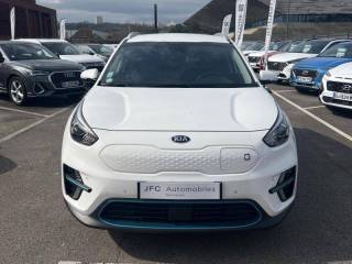 27700 : Hyundai Les Andelys - JFC by Mary Automobiles - KIA E-NIRO Active - NIRO - Blanc Celeste - Automate à fonct. Continu - Courant électrique