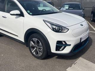 27700 : Hyundai Les Andelys - JFC by Mary Automobiles - KIA E-NIRO Active - NIRO - Blanc Celeste - Automate à fonct. Continu - Courant électrique