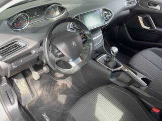 21000 : Hyundai Dijon - Privilège Automobiles - PEUGEOT 308 Active - 308 II - GRIS FONCE - Boîte manuelle - Essence sans plomb