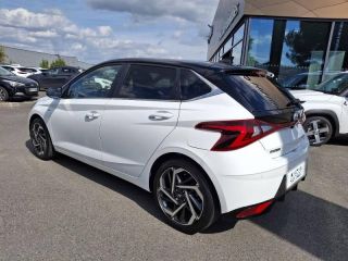 56000 : Hyundai Vannes - Park Lann Automobiles - HYUNDAI i20 - i20 - Polar White Métal/Toit/rétros Black - Traction - Essence/Micro-Hybride